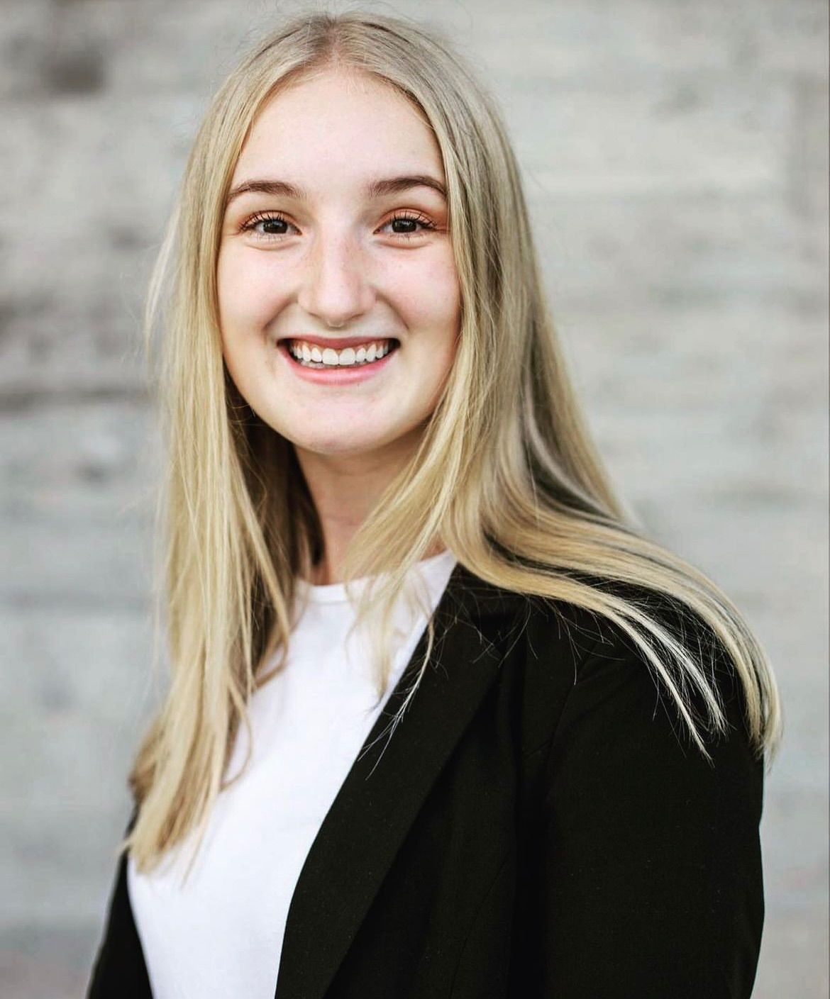 Emily Rothenhäusler Bewerbungsfoto